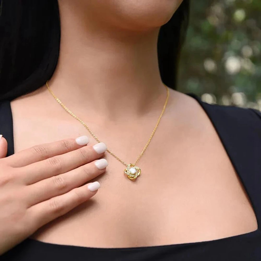 Coffret rose éternelle et collier en forme de coeur